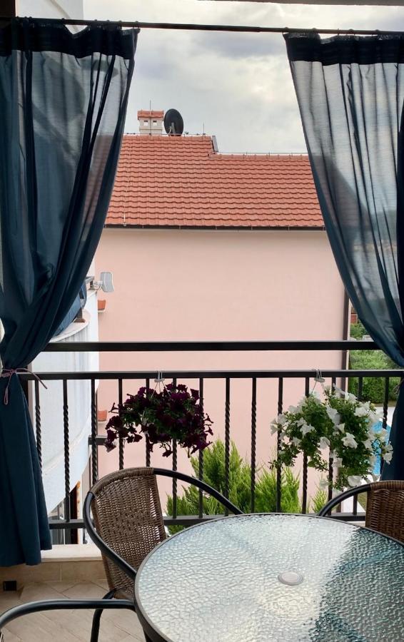 Baošići Lastochka.Mne Apartments מראה חיצוני תמונה