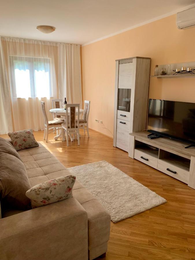 Baošići Lastochka.Mne Apartments מראה חיצוני תמונה